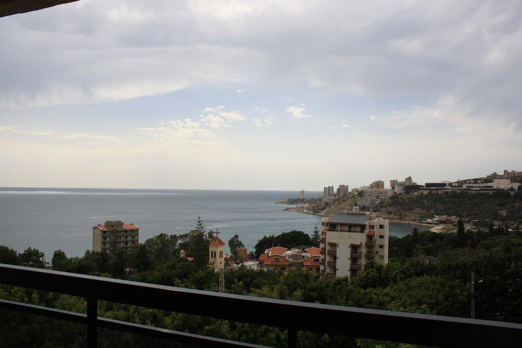 Camelot Hotel Jounieh Eksteriør bilde