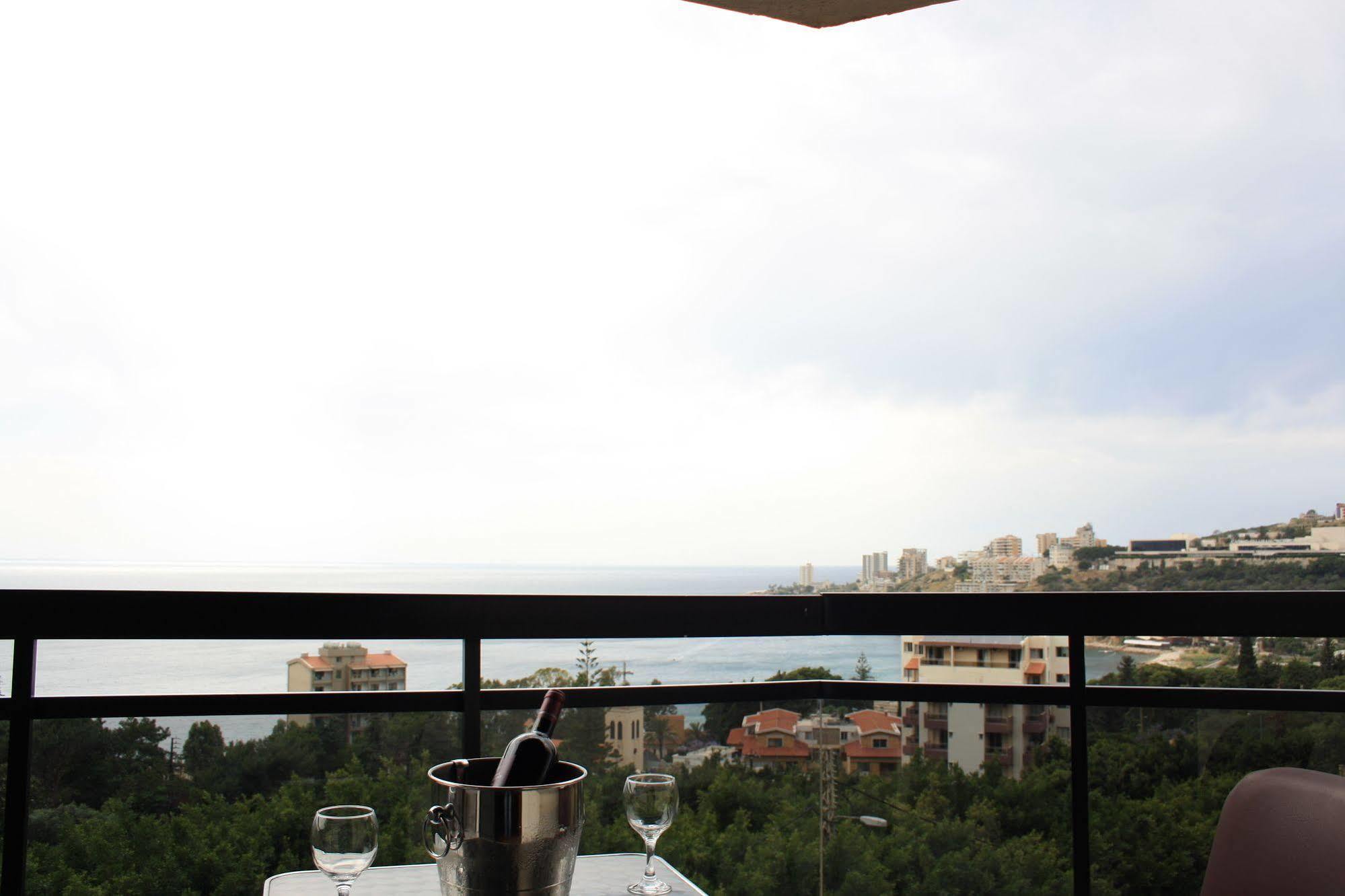 Camelot Hotel Jounieh Eksteriør bilde